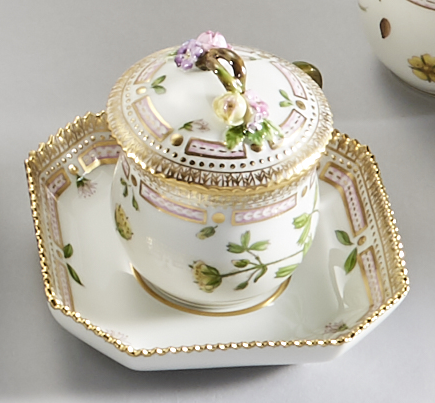 Royal Copenhagen Porzellan - Behälter (Flora Danica)